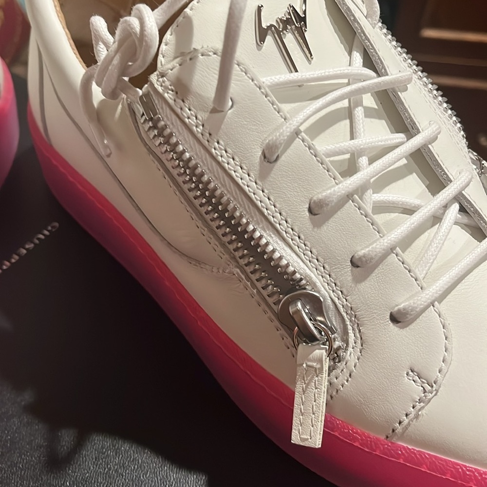 Giuseppe Zanotti size 41 pink bottom white sneaker. W-41 NWB - Picture 11 of 13